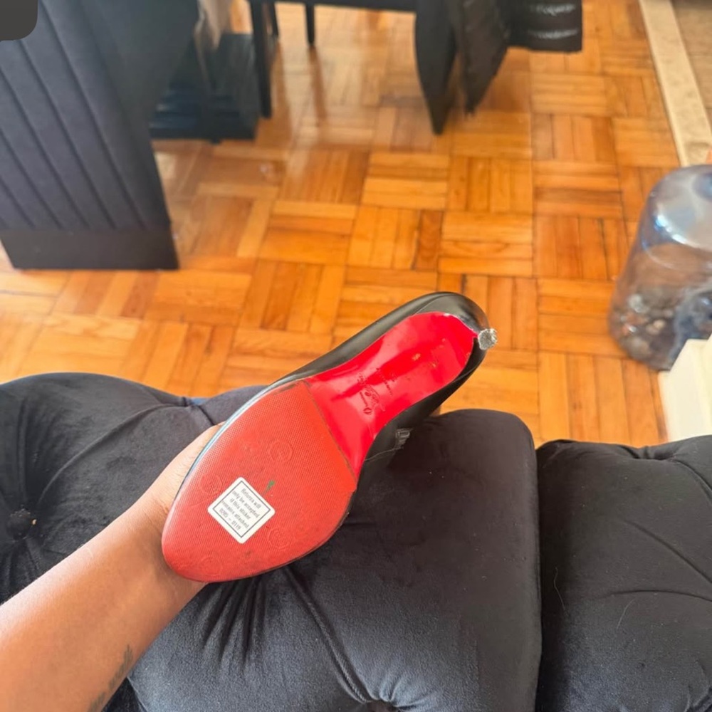 Black leather Red bottom boots !